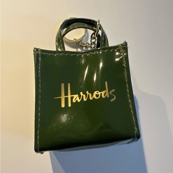 Harrods Glossy Green Tote Keychain - Picture 2 of 9